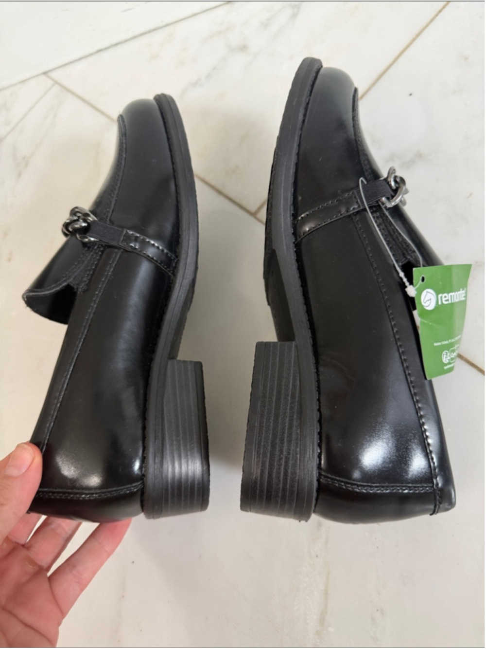 Brand NEW Remonte Black Leather Chain Accent Slip on Loafers Euro 37 US 6.5-7 - Picture 5 of 9